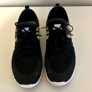 Reduced! Nike Free Lace Up Running Shoes Size 8.5 in Navy